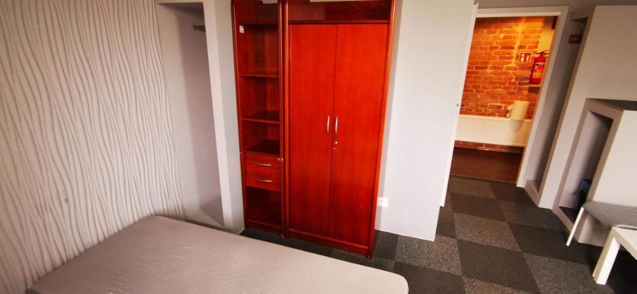 Hostel Warszawa-Ursus Exteriör bild